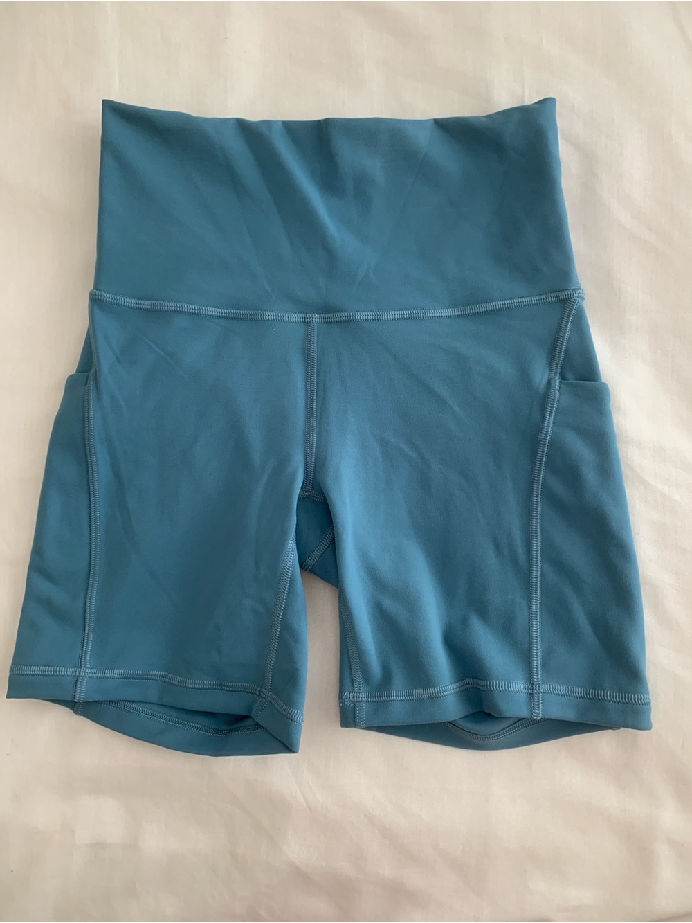 EUC Lululemon Align Shorts 6” Blue Teal Size 4